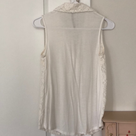 Lace Sleeveless Top - Picture 4 of 7